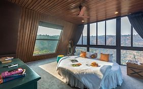 Saffronstays A Vantage, Panchgani - A Pyramid Shaped Unique Luxury Villa With Infinity Valley Views
